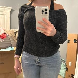 Off shoulder long sleeve tshirt